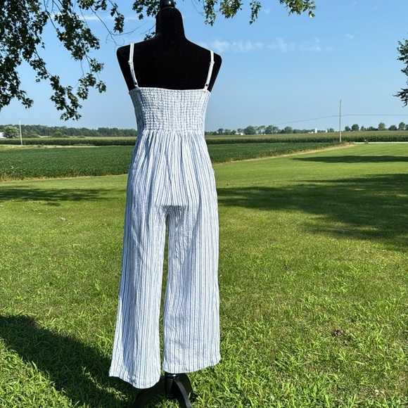 Old Navy Linen Blend Spaghetti Strap Striped Smocked Women’s XS Pocket Jumpsuit - Picture 3 of 8